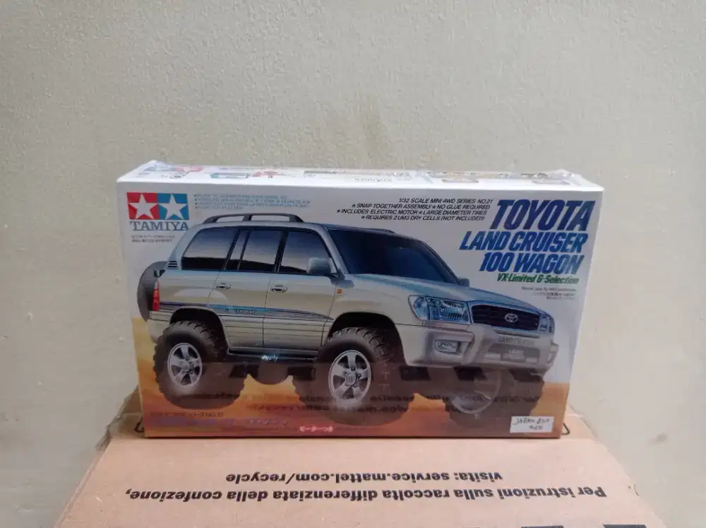 Tamiya mini 4wd Toyota Land cruiser 100 wagon