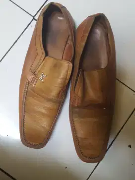 Sepatu  louis vuitton no 40 41