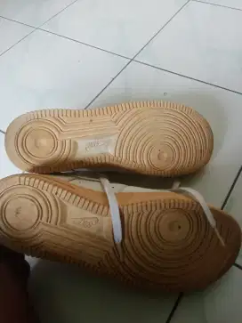 Jual sepatu merek NEIK seken no 42