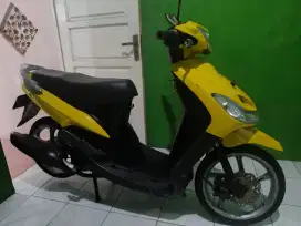Yamaha mio sporty smile (kuning)