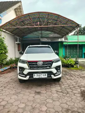 Toyota Fortuner 2.4 VRZ 2021 Pla B har mobil bekas sekoo kediri