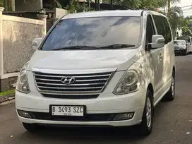 HYUNDAI H1 Elegant 2.4 AT 2012 _No PR Siap Pakai