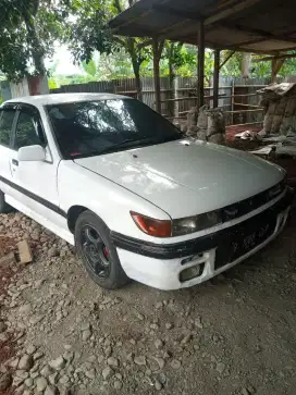 Jual mobil mitshubishi lancer