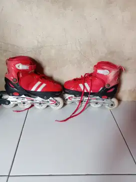 Sepatu roda masih bagus