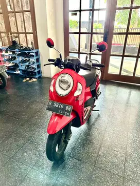 Honda Scoopy 2021 Sporty Merah Hitam