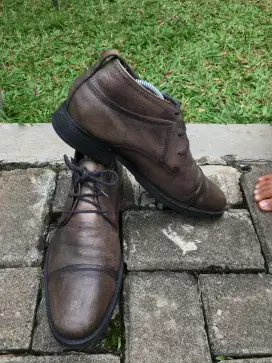 Sepatu kulit second original Boots Democrata x Obermain