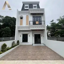 RUMAH MEWAH DALAM CLUSTER JAKARTA SELATAN