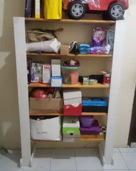 Rak kayu serbaguna