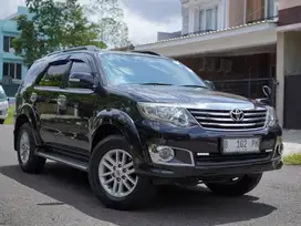 TANPA DP! Fortuner 2.7 V 4×4 AT 2013 Hitam Metalik