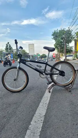 DIJUAL BMX HARO MIRRA