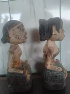 Patung primitif LoroBlonyo sepasang