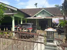 Dijual Rumah SHM Lokasi Sgt Strategis Cocok Untuk Rumah & Usaha (nego)