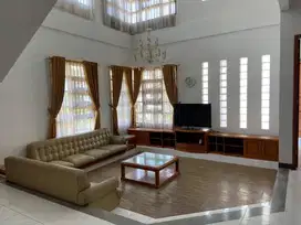 Rumah Disewakan Full Furnished Setraduta Hegar