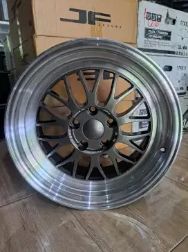 Velg R17 pcd 5x114 lebar 85 et25