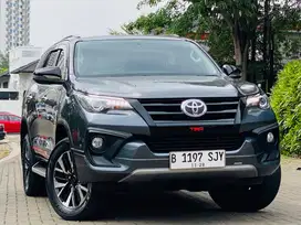 Fortuner TRD Sportivo 4x2 Diesel Matic Triptonic A/T 2018 Abu-Abu