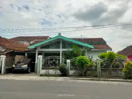 Disewakan rumah (tanpa perabot)