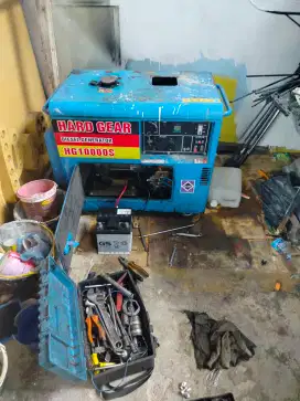 Spesialis servis Genset