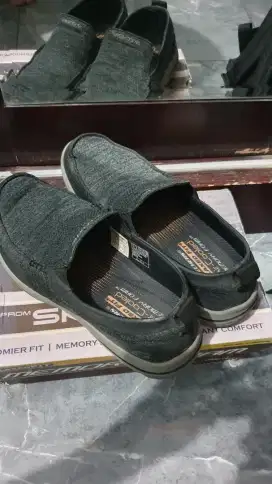 Sepatu Skechers Casual Relaxed Fit Black Grey 42