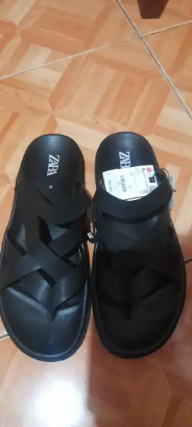 Sandal pria zara size 45