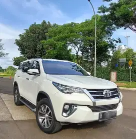 FORTUNER VRZ 2.4 AT 2017 LOW KM 39rb SUPER ISTIMEWA !!