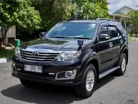 Fortuner 2.7 V 4×4 AT 2013 Hitam Metalik