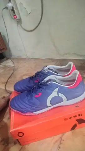 sepatu futsal ortus