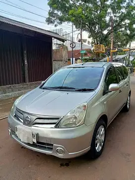 Nissan Grand livina 2012 Bensin