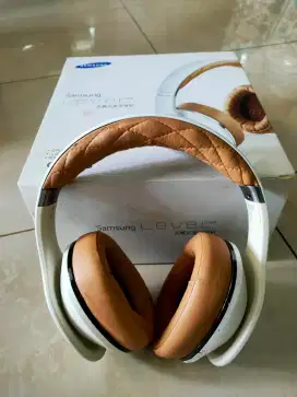 samsung level over wireless over ear headphone - putih