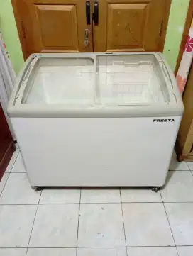 Freezer kaca 300 liter