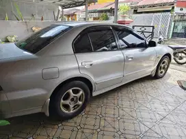 Mitsubishi Galant 2000 Bensin