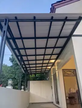 Kanopi baja ringan
