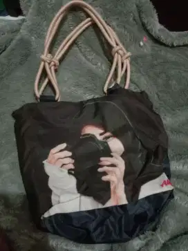 Tas tote black wajah