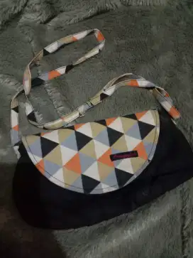 Tas samping black