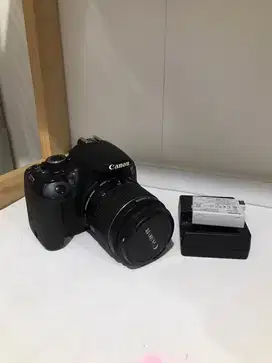 Kamera DSLR 650D Canon