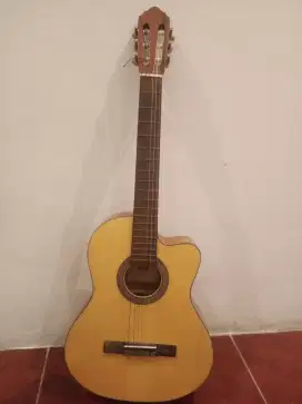 Gitar akustik cort