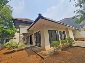 Rumah Posisi Hook di Pondok Indah Jakarta Selatan