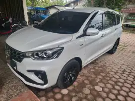 Jual mobil kesayangan. Kebanyakan di pajang dirumah.