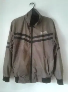 Jaket pria size L,masih layak pakai.