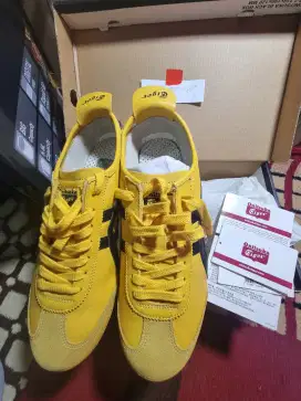 Sepatu Onitsuka Tiger Mexico 66 Hadiah Kantor