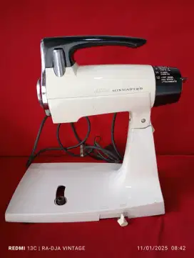 Vintage 1975 stand mixer Sunbeam mixmaster 12 speed