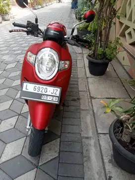 dijual murah Scoopy merah maroon