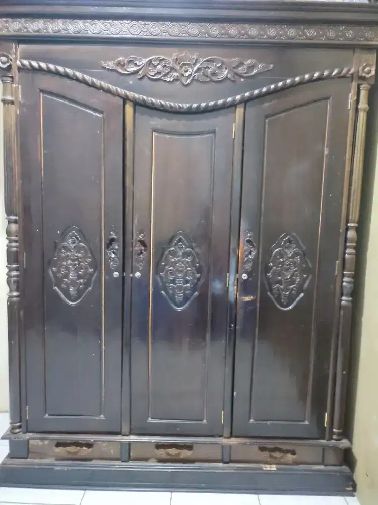 Lemari Jati 3 pintu