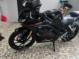 YAMAHA R15 V3 warna hitam glossy, Pajak Oktober