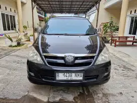 Toyota Kijang Innova 2006 Bensin