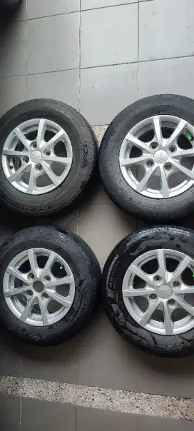 Jual Cepat & Murah Velg dan Ban R13