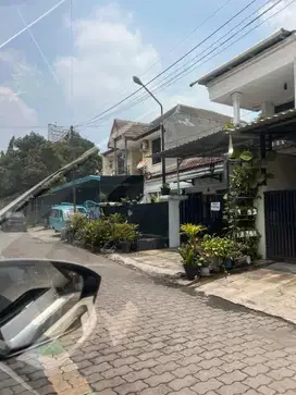 Rumah hit tanah tenggilis mejoyo