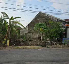 Tanah pekarangan pinggir jalan raya balong panggang