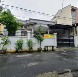 Rumah IDAMAN KELUARGA LT 200m2 utan kayu matraman