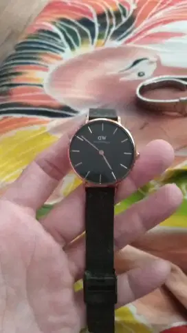 Jam tangan DW cewek