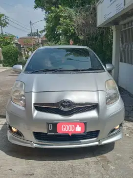 Yaris s at 2011 silver like new